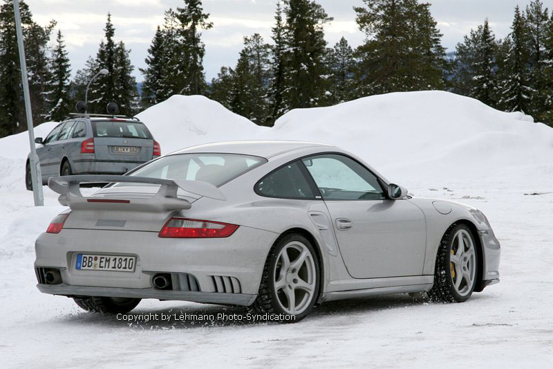 Porsche 911 GT2_2.jpg